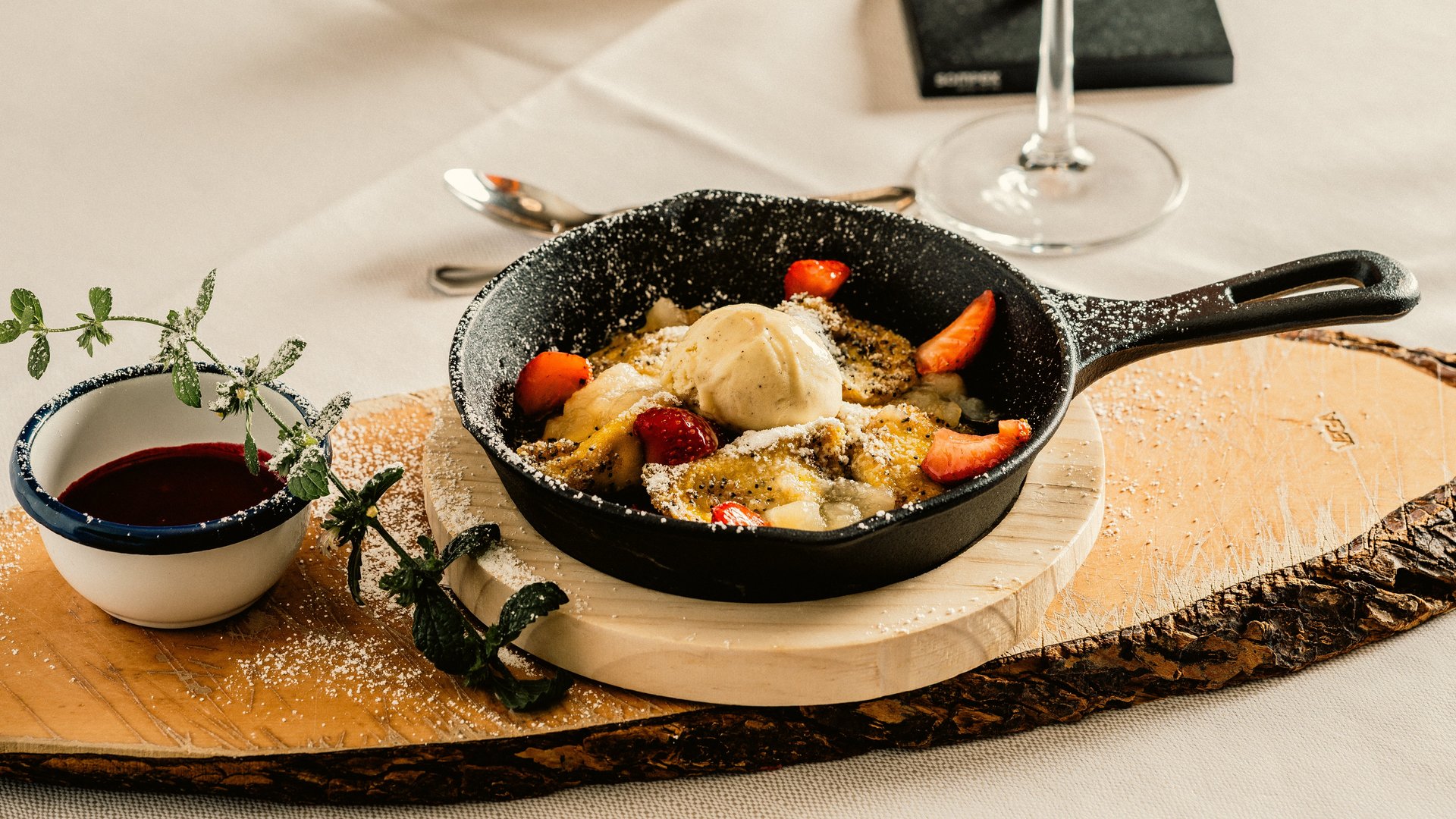 Traditional South Tyrolean cuisine at Das Parkhotel! Traditional South Tyrolean cuisine at Das Parkhotel!